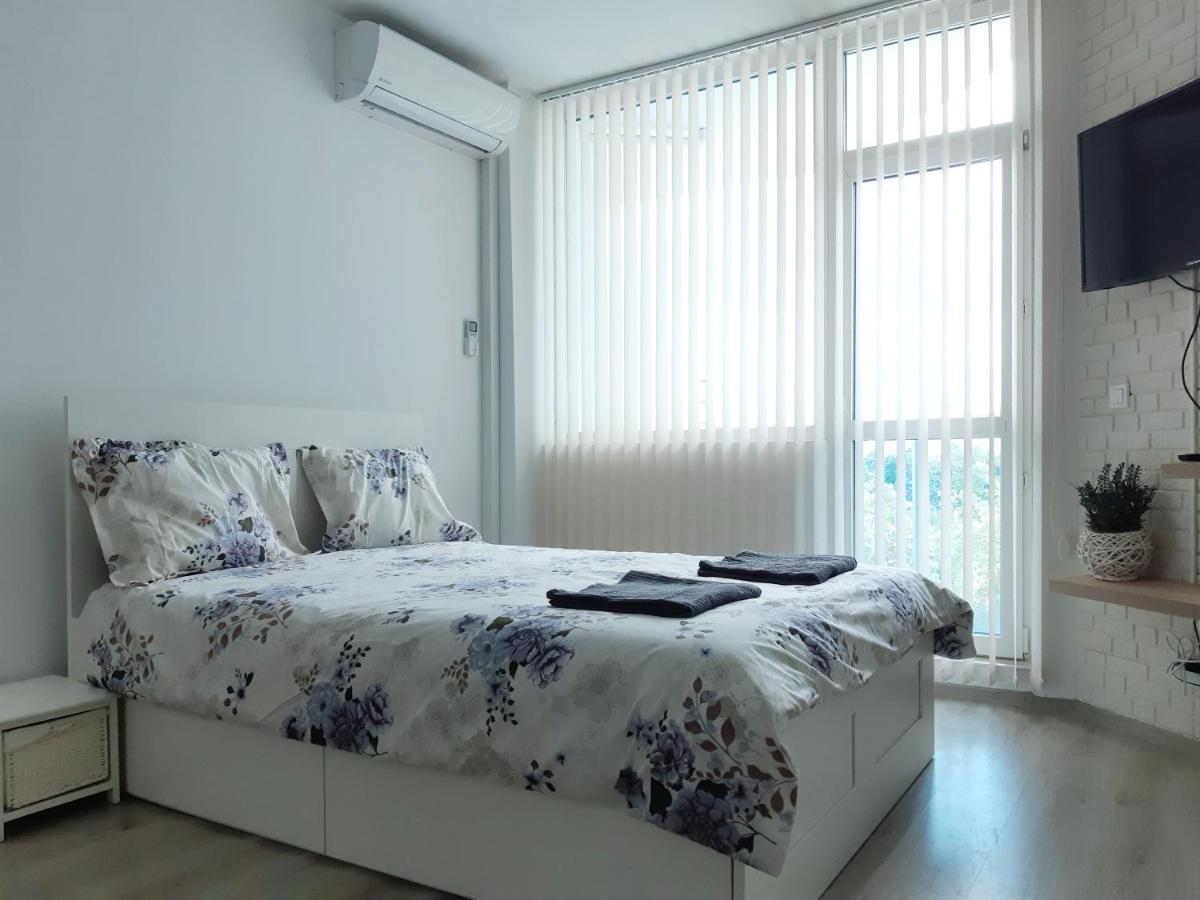 Dream Studio With Parkplace Apartment София Екстериор снимка